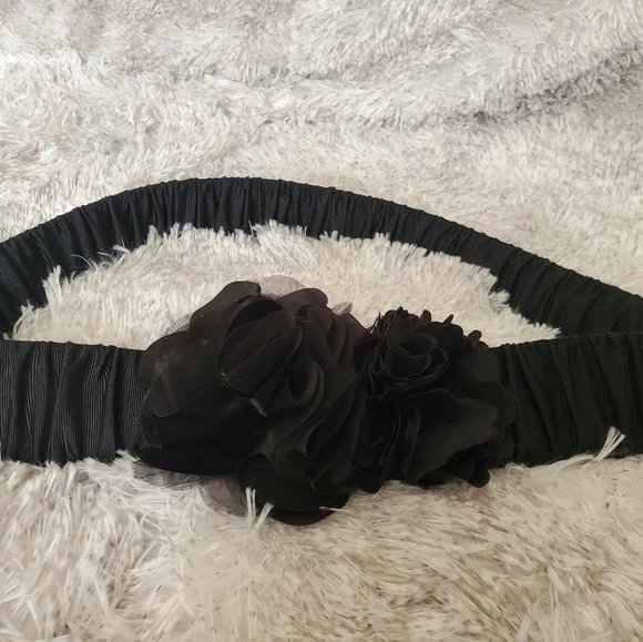 White House Black Market | Accessories | Black Double Flower  display picture 3